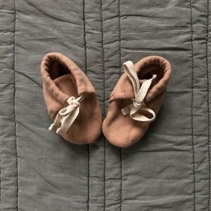 Quincy Mae baby slippers